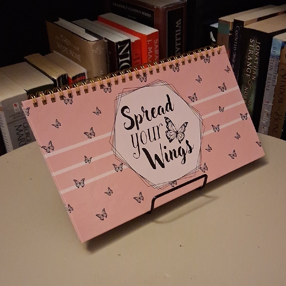 Weekly Planner- Spread Your Wings